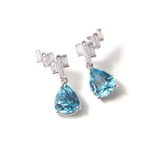 Bonebakker Bridges of Amsterdam Celebration white gold studs with baguette diamonds and detachable blue zircon drop