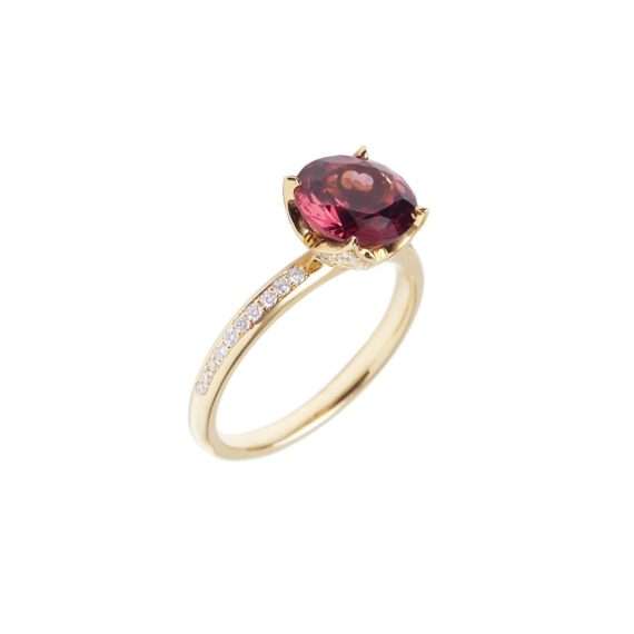 Key of Amsterdam rhodolite diamonds